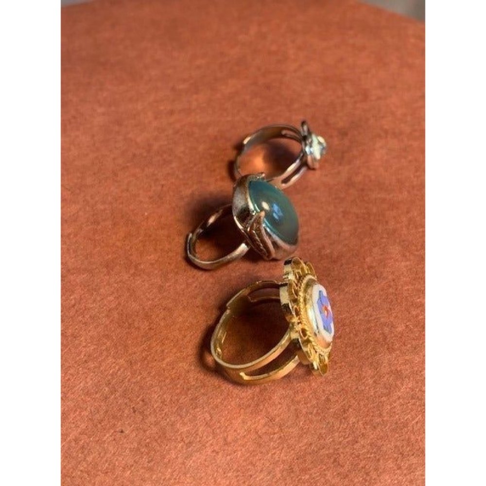 Fun rings, various sizes and design. - Picture 5 of 7